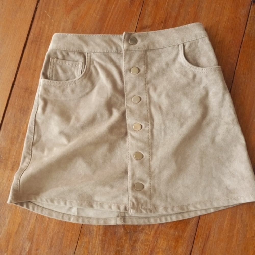 Express Womens size 00 Skirt Tan Faux Suede Front Button Mini Skirt With…
